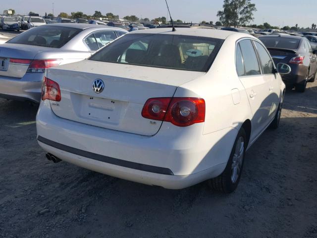 3VWEG71K37M149209 - 2007 VOLKSWAGEN JETTA WOLF WHITE photo 4