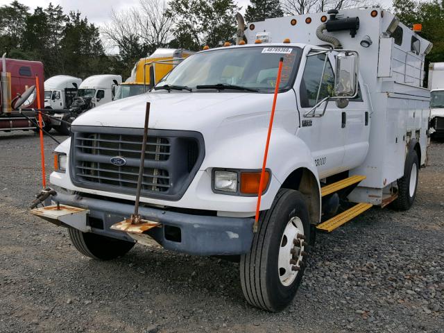 3FDXW75H2YMA70771 - 2000 FORD F750 SUPER WHITE photo 2