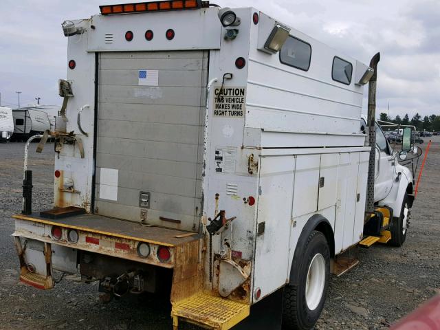 3FDXW75H2YMA70771 - 2000 FORD F750 SUPER WHITE photo 4