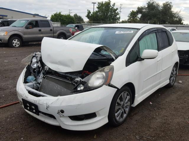 JHMGE8H65DC002773 - 2013 HONDA FIT SPORT WHITE photo 2