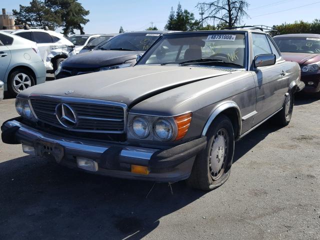 WDBBA48D0GA044569 - 1986 MERCEDES-BENZ 560 SL GRAY photo 2