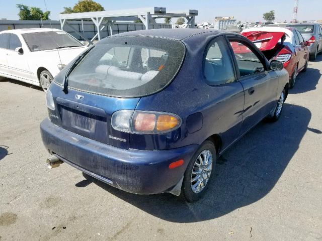 KLATA22682B692420 - 2002 DAEWOO LANOS S BLUE photo 4