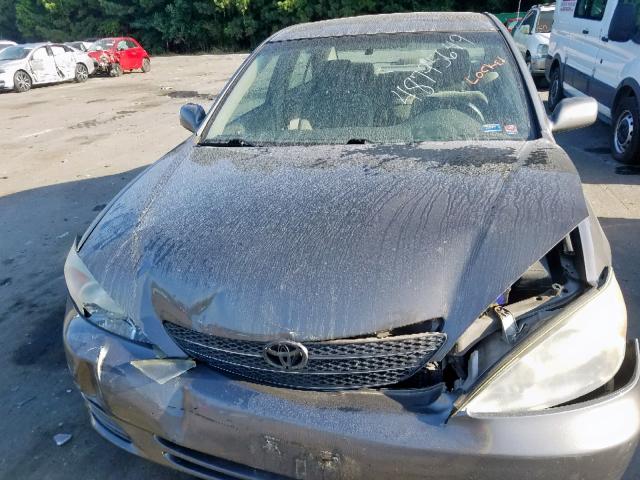 4T1BE32K64U909316 - 2004 TOYOTA CAMRY LE GRAY photo 7