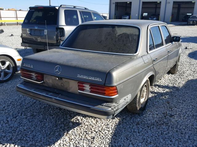 WDBAB33A0EA136407 - 1984 MERCEDES-BENZ 300 DT GRAY photo 4