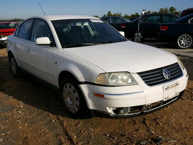 WVWPD63BX2P450820 - 2002 VOLKSWAGEN PASSAT GLS WHITE photo 1