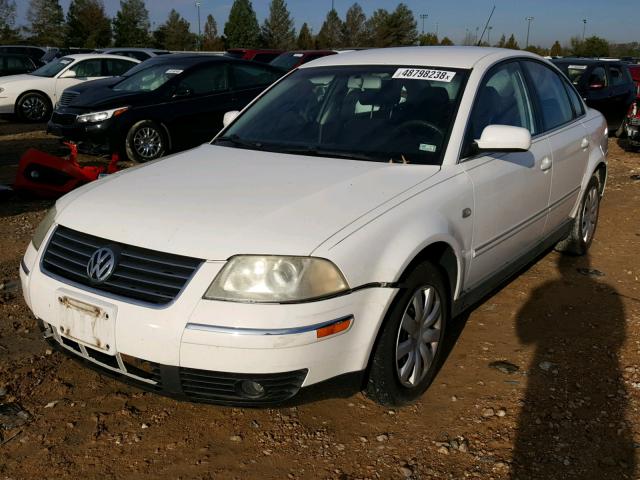 WVWPD63BX2P450820 - 2002 VOLKSWAGEN PASSAT GLS WHITE photo 2