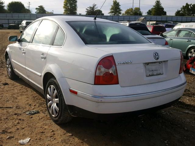 WVWPD63BX2P450820 - 2002 VOLKSWAGEN PASSAT GLS WHITE photo 3