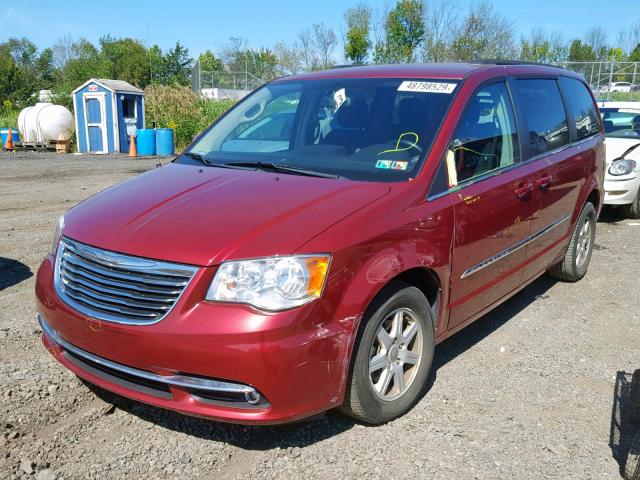 2A4RR5DG7BR697980 - 2011 CHRYSLER TOWN & COU RED photo 2