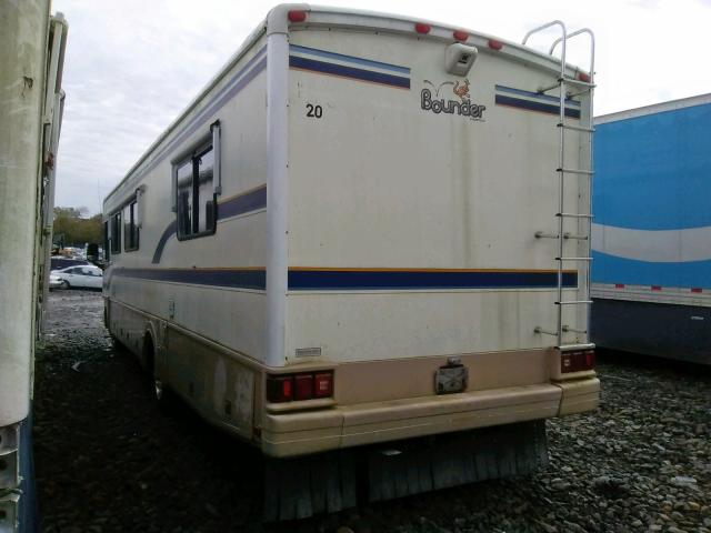 3FCNF53S2XJA04235 - 1998 FLEETWOOD BOUNDER  WHITE photo 3