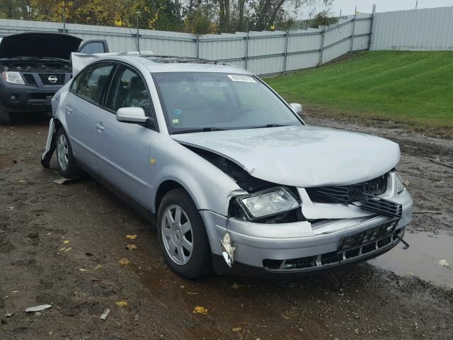 WVWMD63B2XE356968 - 1999 VOLKSWAGEN PASSAT GLS SILVER photo 1