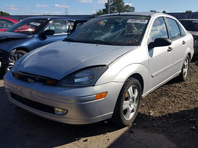1FAFP38333W135194 - 2003 FORD FOCUS ZTS SILVER photo 2
