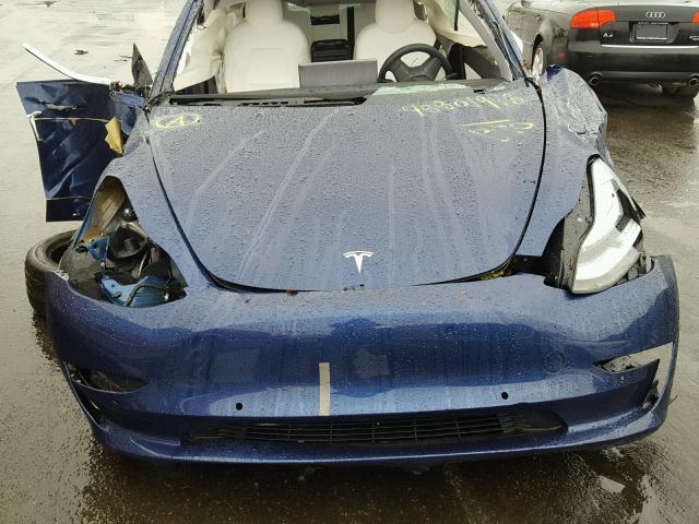 5YJ3E1EB7JF099725 - 2018 TESLA MODEL 3 BLUE photo 7