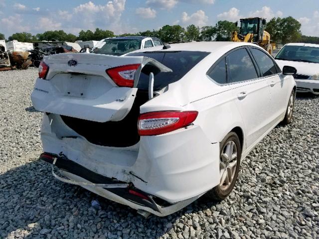 1FA6P0H7XF5122406 - 2015 FORD FUSION SE WHITE photo 4