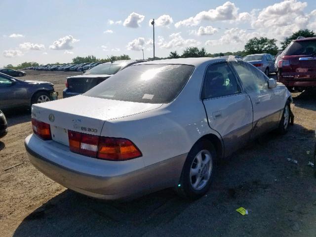 JT8BF28GXW5015765 - 1998 LEXUS ES 300 WHITE photo 4