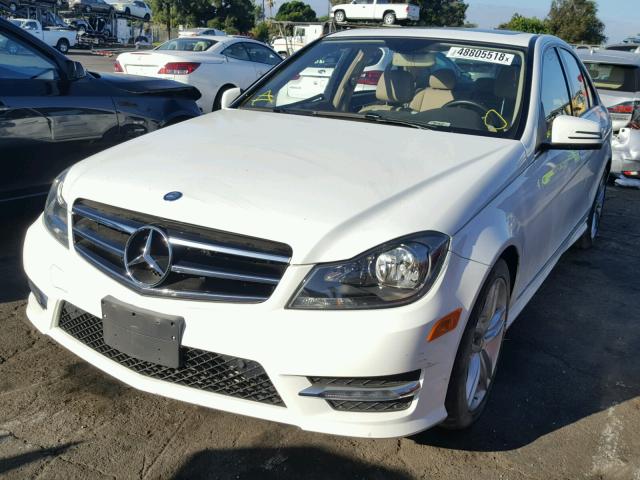 WDDGF4HB3ER303373 - 2014 MERCEDES-BENZ C 250 WHITE photo 2