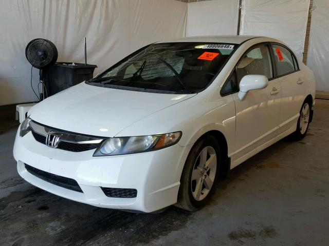 2HGFA1F65AH532819 - 2010 HONDA CIVIC WHITE photo 2