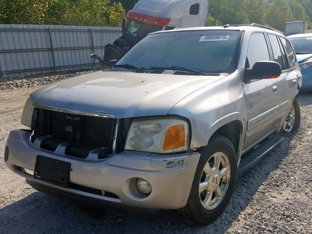 1GKDT13S042125431 - 2004 GMC ENVOY SILVER photo 2