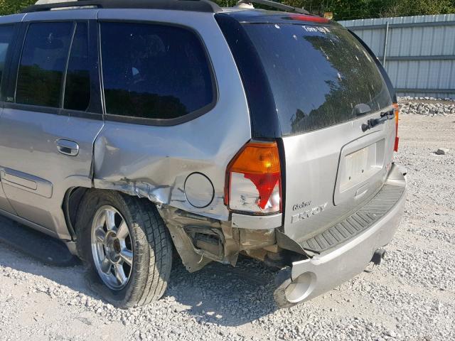 1GKDT13S042125431 - 2004 GMC ENVOY SILVER photo 9