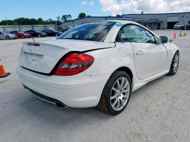 WDBWK5EA0BF234978 - 2011 MERCEDES-BENZ SLK 300 WHITE photo 4