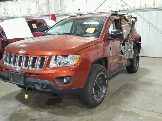 1C4NJDBB4CD612952 - 2012 JEEP COMPASS SP Pomarańczowy zdjęcie 2