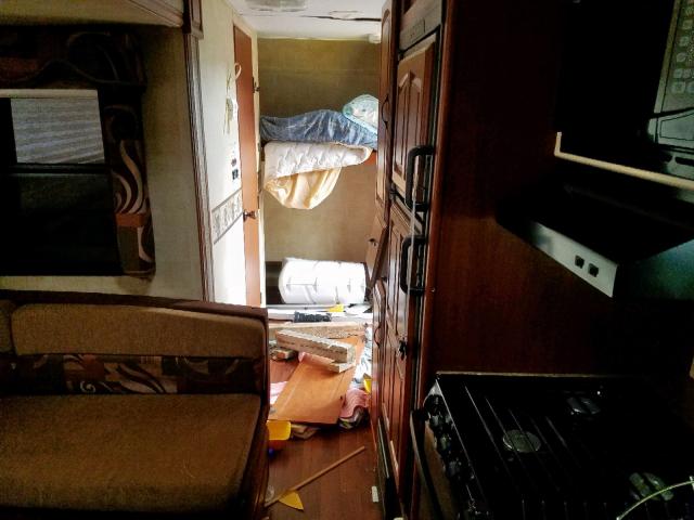 4YDT25021BB452632 - 2011 KEYSTONE OUTBACK WHITE photo 5