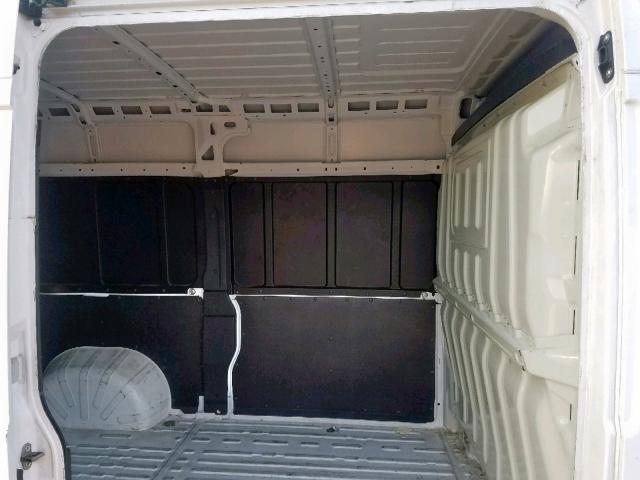3C6TRVCG1JE138672 - 2018 RAM PROMASTER 白色 照片 6