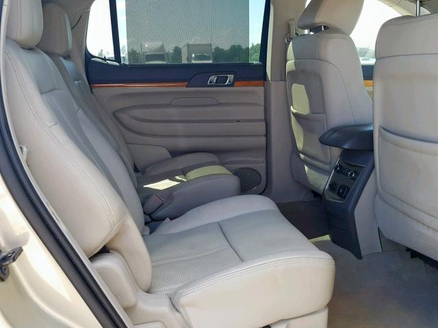 2LMHJ5FR6ABJ03541 - 2010 LINCOLN MKT GOLD photo 6