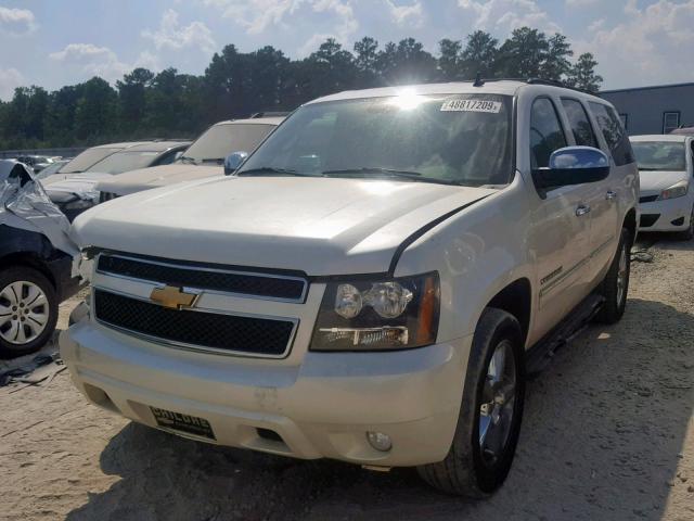 1GNSCKE03DR244464 - 2013 CHEVROLET SUBURBAN C WHITE photo 2