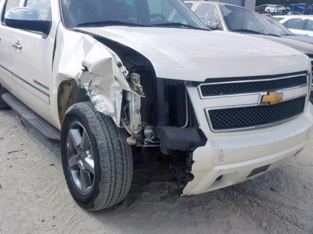 1GNSCKE03DR244464 - 2013 CHEVROLET SUBURBAN C WHITE photo 9