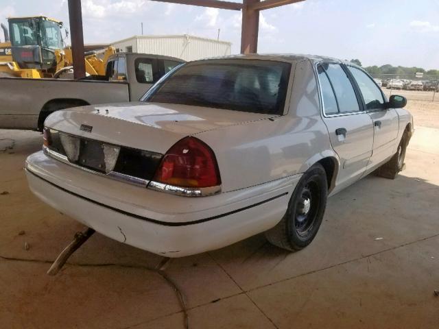 2FAFP71W2XX103312 - 1999 FORD CROWN VICT WHITE photo 4