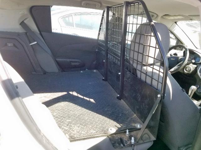 1G1JG6SHXJ4104942 - 2018 CHEVROLET SONIC WHITE photo 6