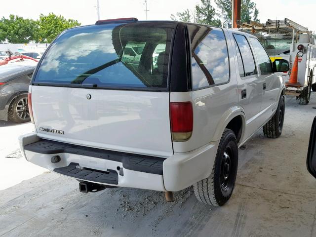 1GNDT13X14K152815 - 2004 CHEVROLET BLAZER WHITE photo 4