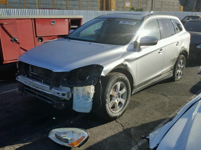 YV4960DL0A2075858 - 2010 VOLVO XC60 3.2 SILVER photo 2