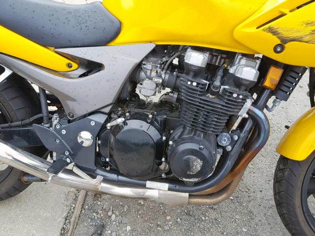 JKAZRDH143A010265 - 2003 KAWASAKI ZR750 G YELLOW photo 7