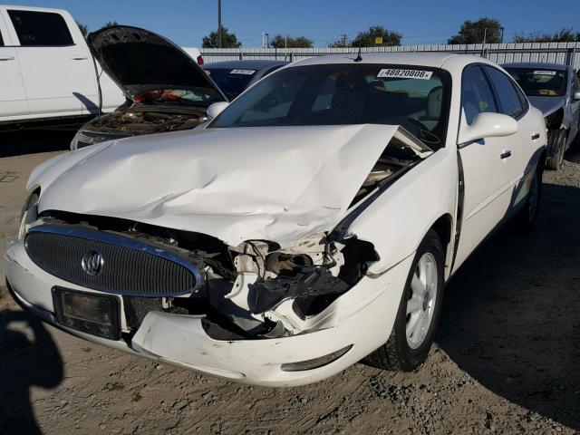 2G4WC562X51228490 - 2005 BUICK LACROSSE C WHITE photo 2