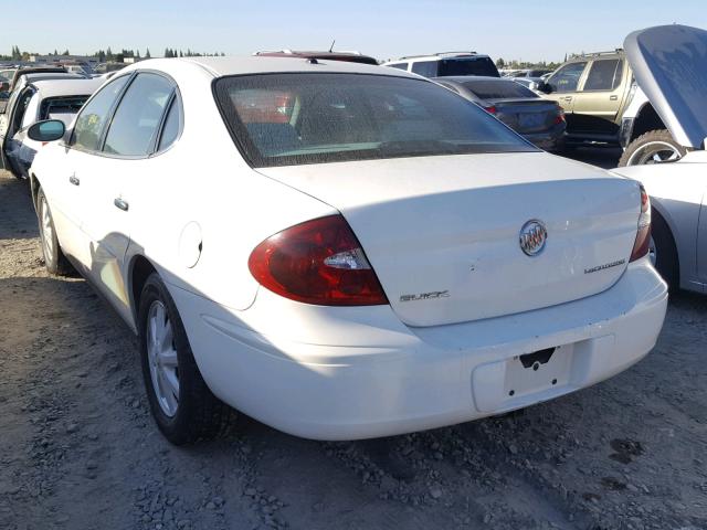 2G4WC562X51228490 - 2005 BUICK LACROSSE C WHITE photo 3