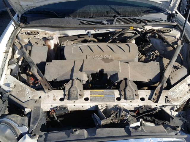 2G4WC562X51228490 - 2005 BUICK LACROSSE C WHITE photo 7