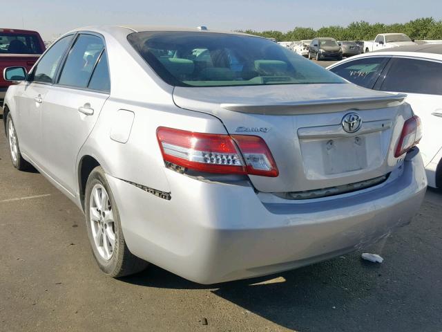 4T1BF3EK0BU618820 - 2011 TOYOTA CAMRY BASE SILVER photo 3