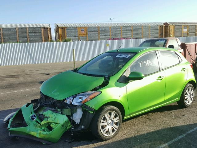 JM1DE1KZ3D0163932 - 2013 MAZDA MAZDA2 GREEN photo 2