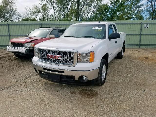 1GTR1VE05CZ141544 - 2012 GMC SIERRA C15 WHITE photo 2