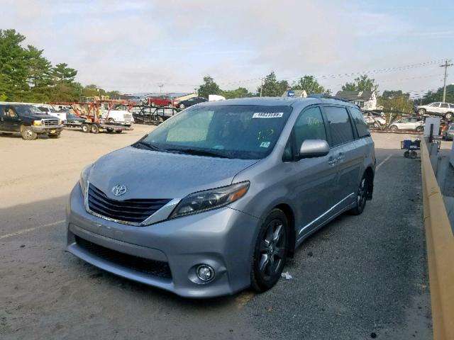 5TDXZ3DC7HS832342 - 2017 TOYOTA SIENNA SE SILVER photo 2