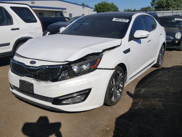 5XXGR4A69DG143175 - 2013 KIA OPTIMA SX WHITE photo 2