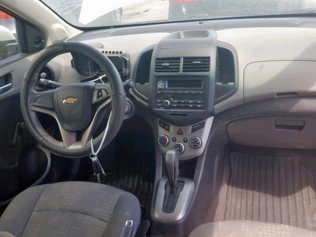 1G1JA5SH7D4229218 - 2013 CHEVROLET SONIC LS SILVER photo 9