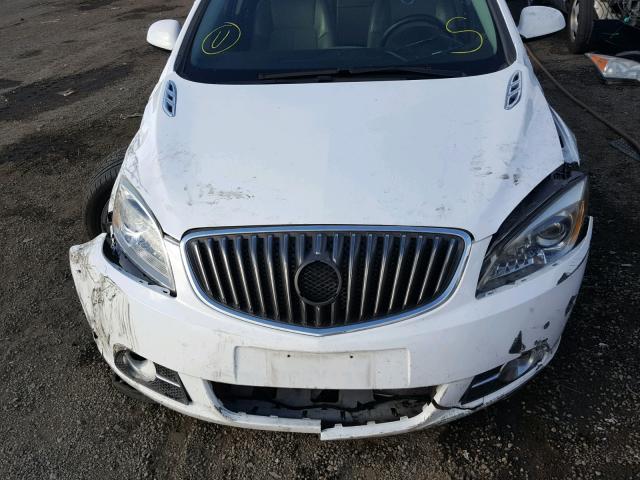 1G4PP5SK6D4222705 - 2013 BUICK VERANO WHITE photo 9