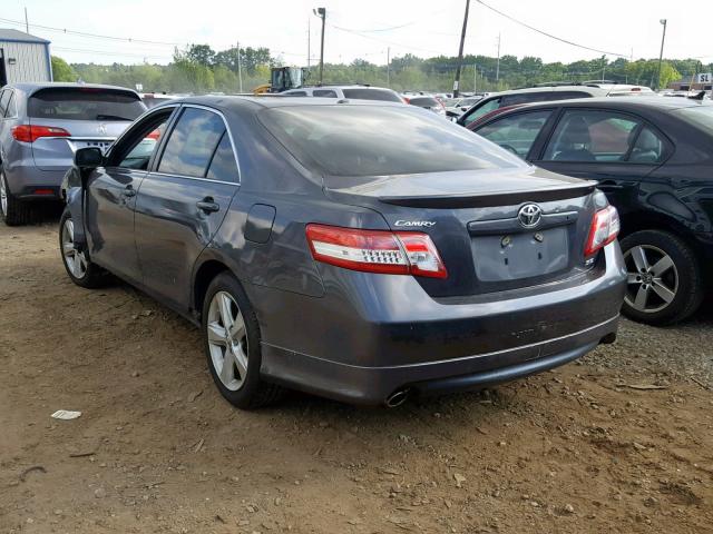 4T1BF3EK9BU139313 - 2011 TOYOTA CAMRY BASE GRAY photo 3