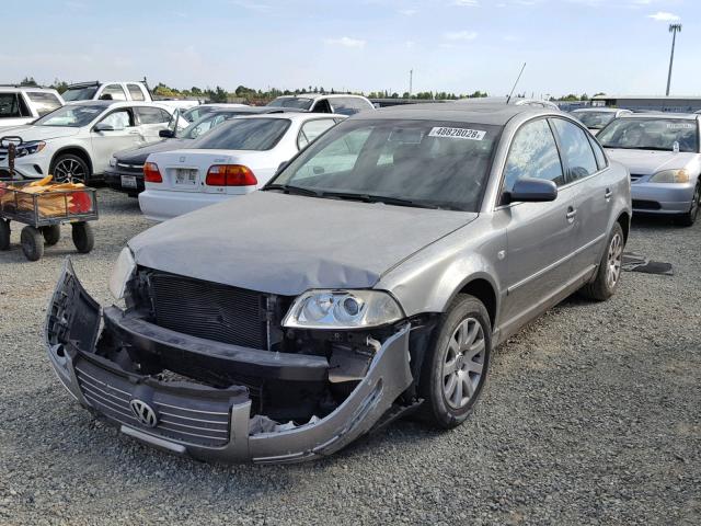 WVWPD63B42P449940 - 2002 VOLKSWAGEN PASSAT GLS GRAY photo 2