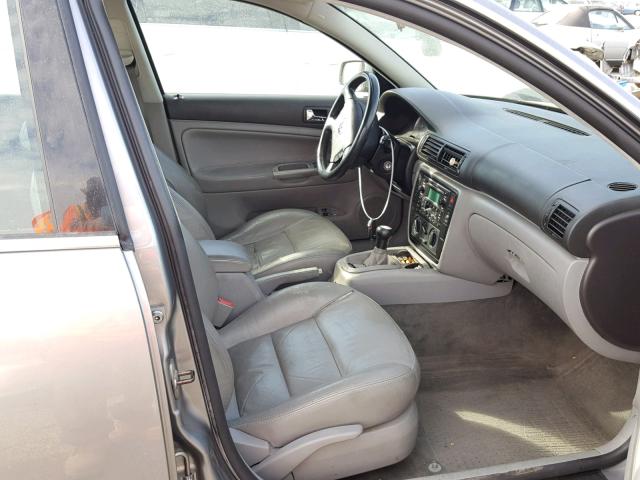 WVWPD63B42P449940 - 2002 VOLKSWAGEN PASSAT GLS GRAY photo 5