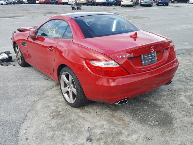 WDDPK4HA8FF097375 - 2015 MERCEDES-BENZ SLK 250 RED photo 3