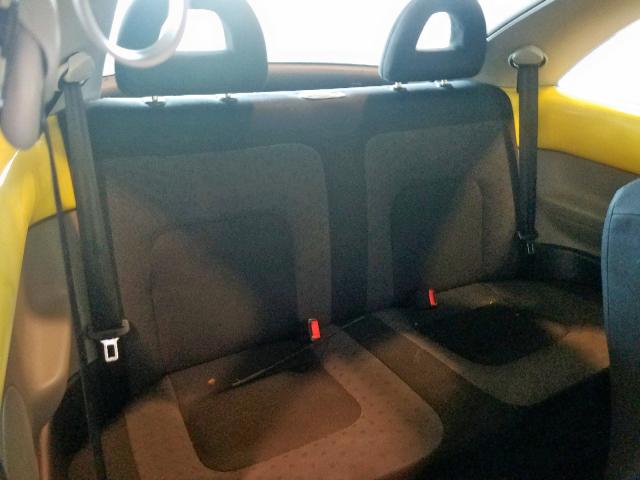 3VWBC21C0YM468417 - 2000 VOLKSWAGEN NEW BEETLE ყვითელი ფოტო 6