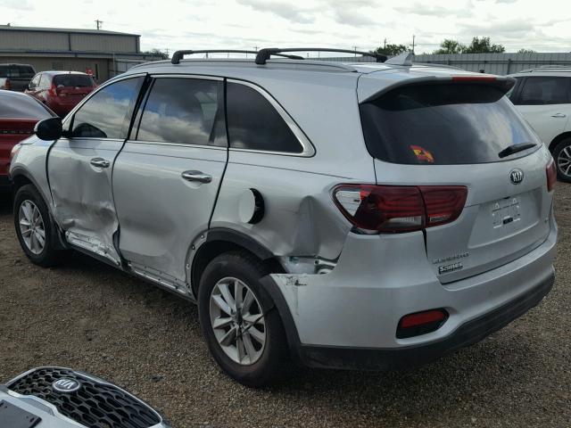 5XYPG4A35KG436964 - 2019 KIA SORENTO LX SILVER photo 3